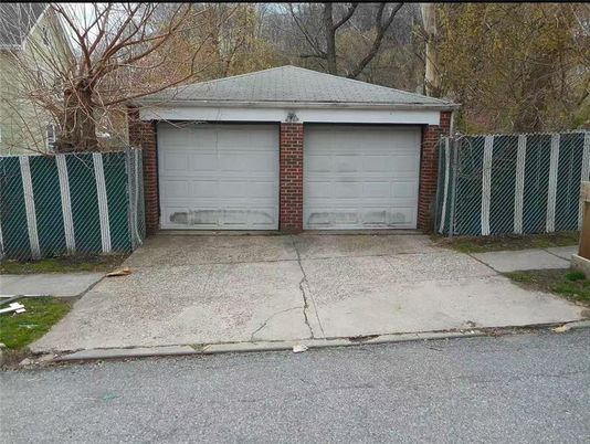 Detached Garage, Exterior