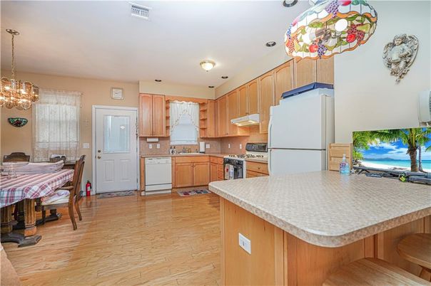 Dining room, Interior, Kitchen, Pendant Lights, Wood Texture Flooring