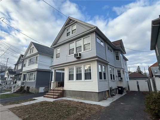 Exterior, Facade, Queen Anne Victorian