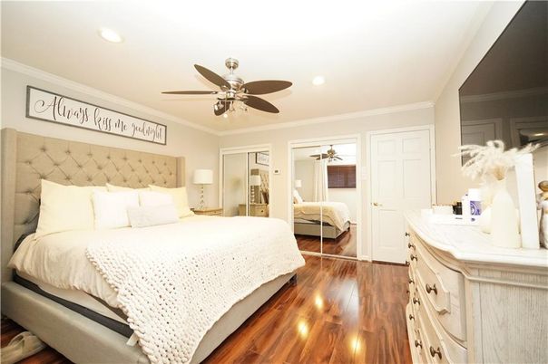 Bedroom, Interior, Recessed Lighting, Wood Texture Flooring