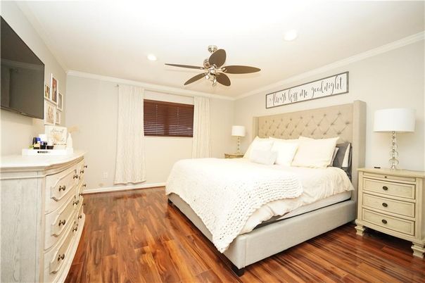 Bedroom, Interior, Recessed Lighting, Wood Texture Flooring