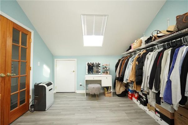 Interior, Walk-in Closets, Wood Texture Flooring
