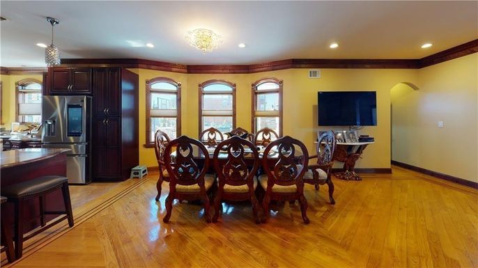 Chandelier, Dining room, Interior, Kitchen, Recessed Lighting, Wood Texture Flooring