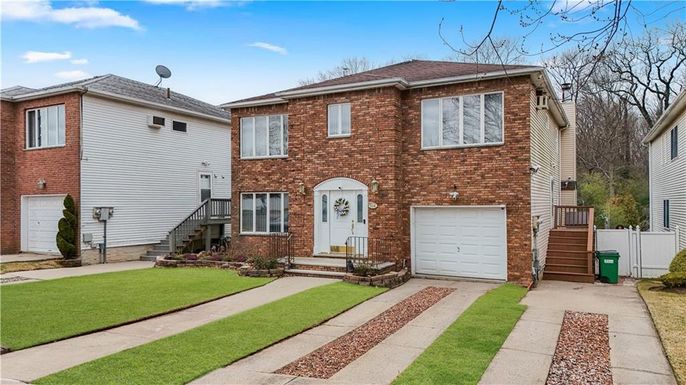 Attached, Exterior, Facade, Brick Facade, Georgian