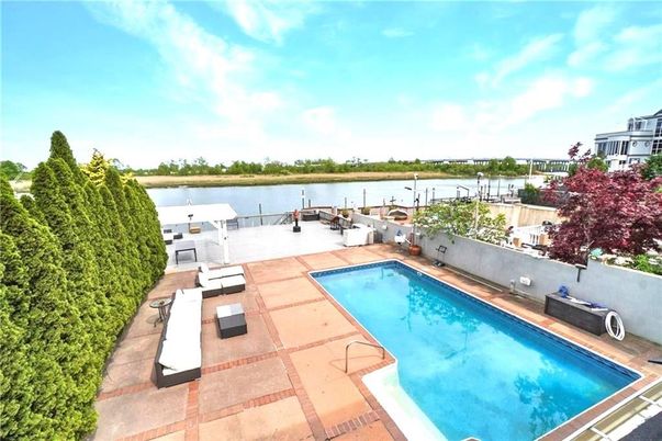 Exterior, Pool, Water