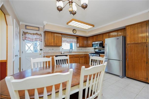 Dining room, Interior, Kitchen, Stainless Steel Appliances