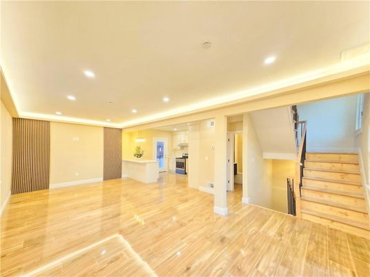 Empty room, Interior, Recessed Lighting, Wood Texture Flooring