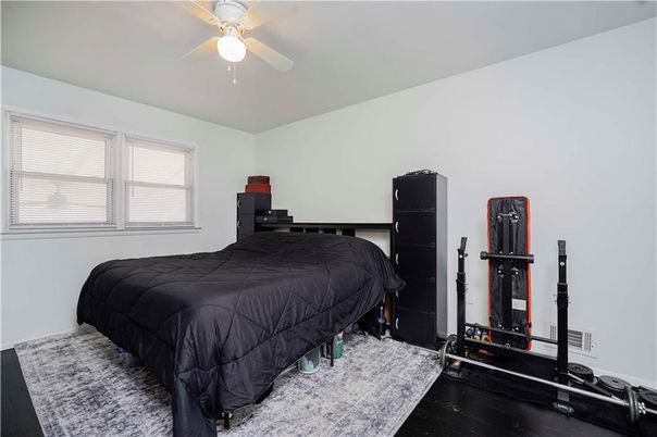 Bedroom, Fitness Equipment, Interior, Wood Texture Flooring