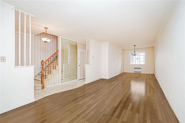 Empty room, Interior, Pendant Lights, Wood Texture Flooring