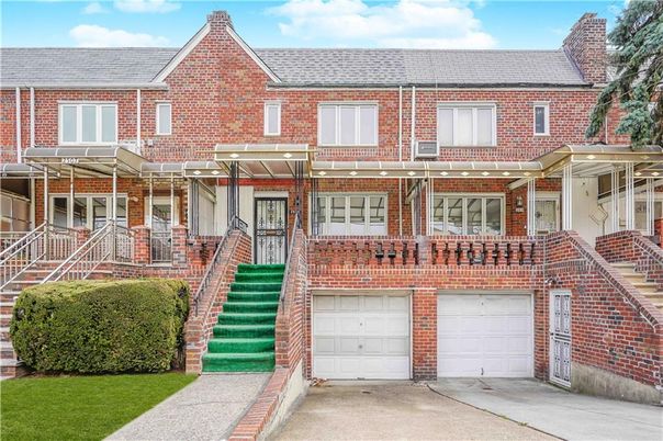 Attached, Exterior, Facade, Brick Facade, Rowhouse