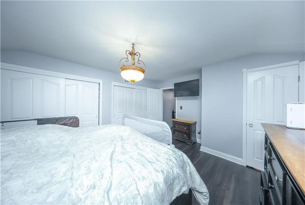 Bedroom, Interior, Pendant Lights, Wood Texture Flooring
