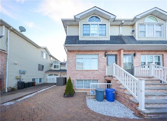 Exterior, Facade, Brick Facade, Rowhouse