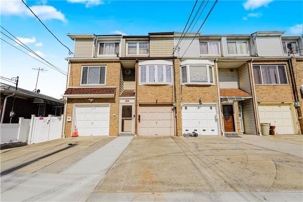 Attached, Exterior, Facade, Brick Facade, Rowhouse