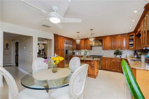 Chandelier, Dining room, Interior, Kitchen, Recessed Lighting, Stainless Steel Appliances