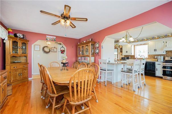 Chandelier, Dining room, Interior, Kitchen, Wood Texture Flooring