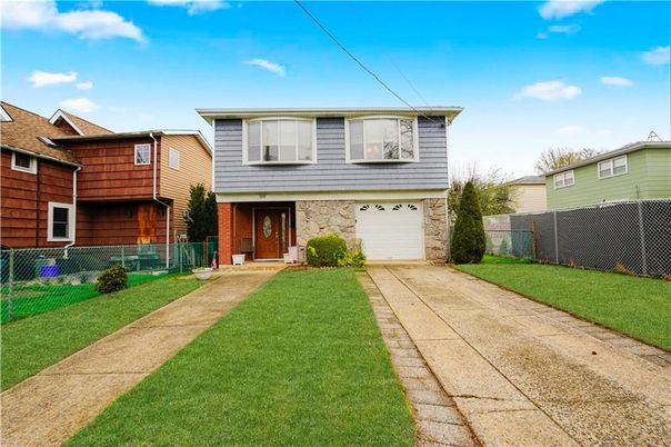 Attached, Exterior, Facade, Raised Ranch