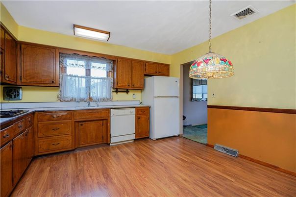 Interior, Kitchen, Pendant Lights, Wood Texture Flooring
