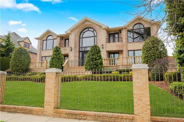 Exterior, Facade, Brick Facade, Brick Traditional