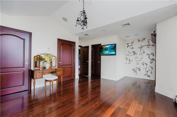 Interior, Pendant Lights, Recessed Lighting, Wood Texture Flooring