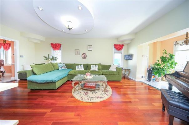 Interior, Living room, Piano, Recessed Lighting, Wood Texture Flooring
