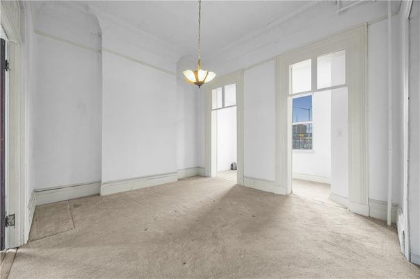 Empty room, Interior, Pendant Lights