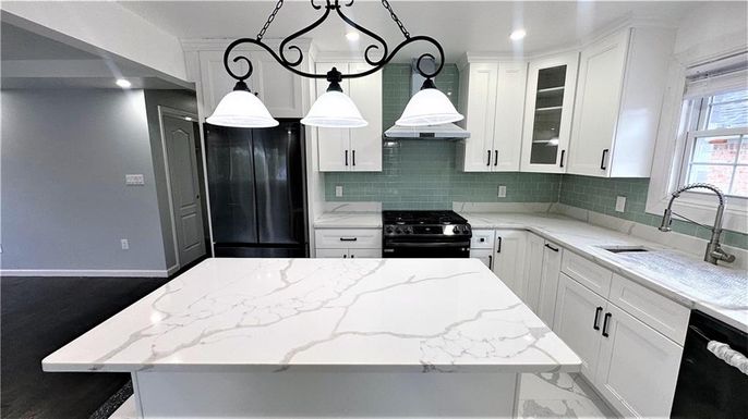 Interior, Kitchen, Pendant Lights, Recessed Lighting, Stainless Steel Appliances