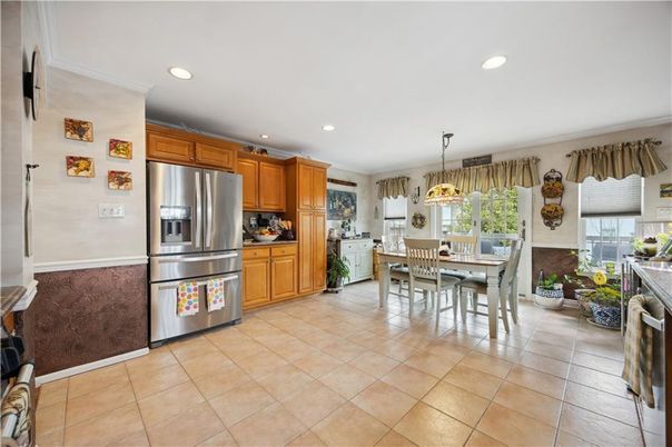 Dining room, Interior, Kitchen, Pendant Lights, Recessed Lighting, Stainless Steel Appliances