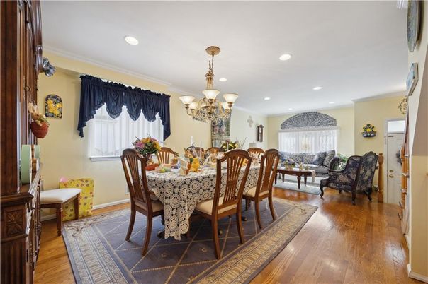 Chandelier, Dining room, Interior, Recessed Lighting, Wood Texture Flooring