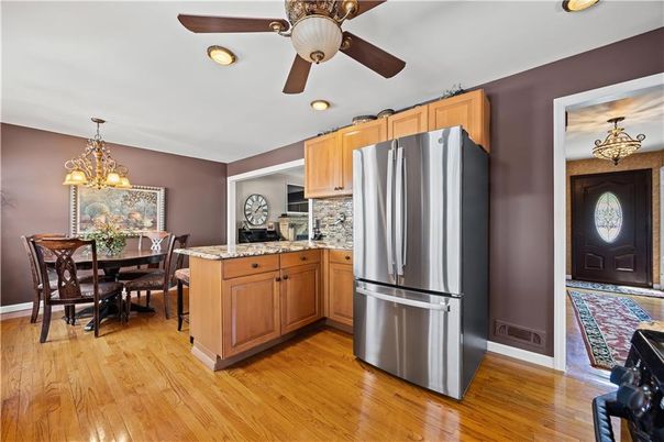 Chandelier, Dining room, Interior, Kitchen, Recessed Lighting, Wood Texture Flooring