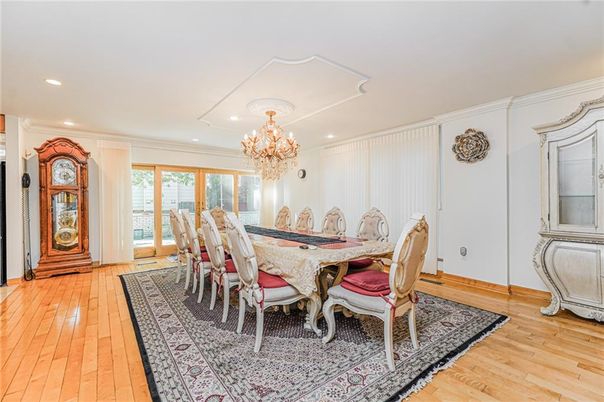 Chandelier, Dining room, Interior, Recessed Lighting, Wood Texture Flooring