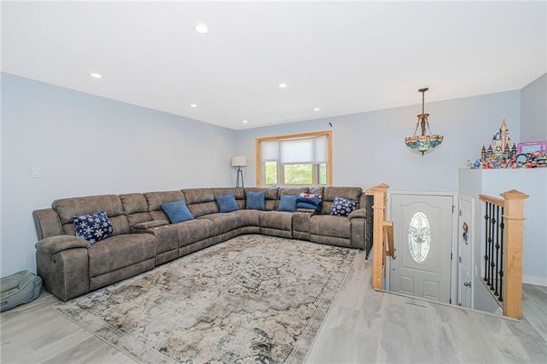 Interior, Living room, Pendant Lights, Recessed Lighting, Wood Texture Flooring