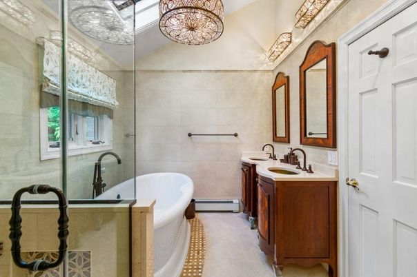 Bathroom, Dual Sink Vanities, Interior