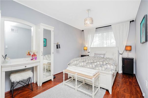 Bedroom, Interior, Pendant Lights, Wood Texture Flooring