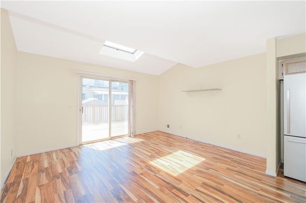 Empty room, Interior, Washer, Wood Texture Flooring