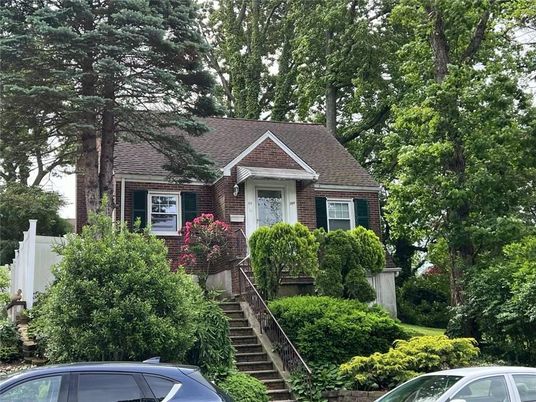 Exterior, Facade, Brick Facade, Cape Cod