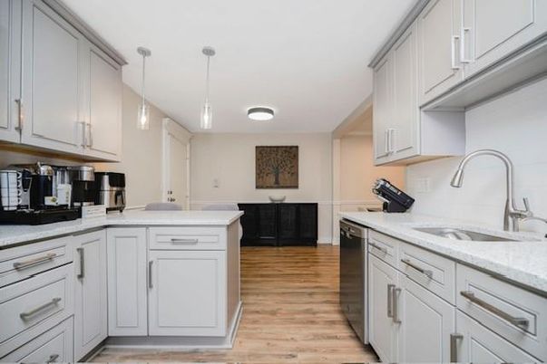 Interior, Kitchen, Pendant Lights, Wood Texture Flooring