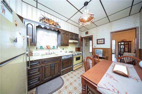 Dining room, Interior, Kitchen, Pendant Lights