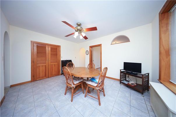 Dining room, Interior