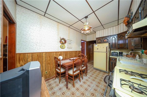 Dining room, Interior, Kitchen, Pendant Lights