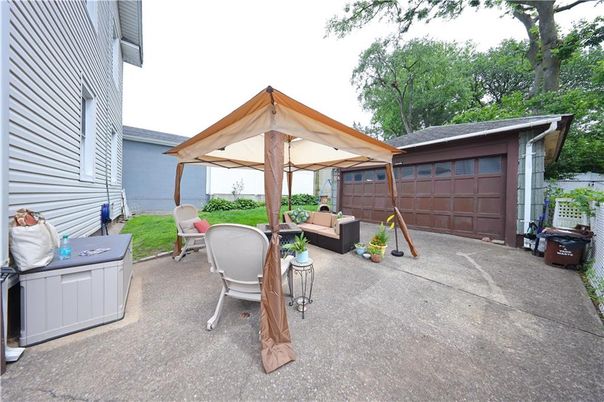 Detached Garage, Exterior
