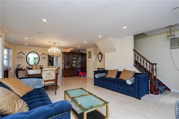 Chandelier, Dining room, Interior, Living room, Recessed Lighting