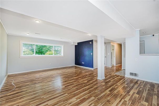 Empty room, Interior, Recessed Lighting, Wood Texture Flooring