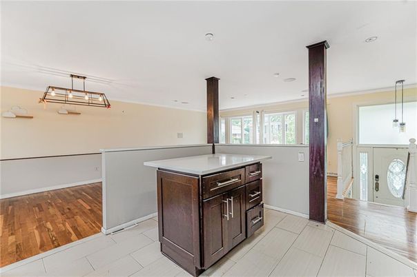 Interior, Pendant Lights, Recessed Lighting, Wood Texture Flooring