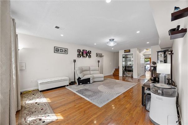 Interior, Living room, Recessed Lighting, Wood Texture Flooring