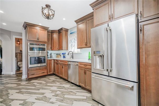 Chandelier, Interior, Kitchen, Recessed Lighting, Stainless Steel Appliances