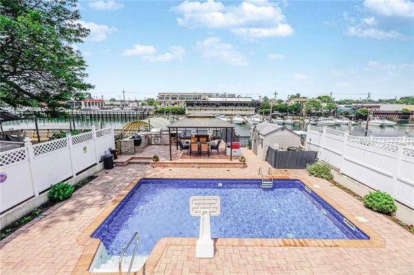 Exterior, Pool, Water