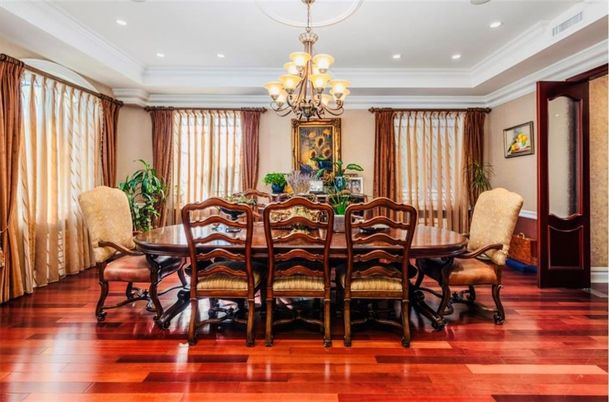 Chandelier, Dining room, Interior, Recessed Lighting, Wood Texture Flooring
