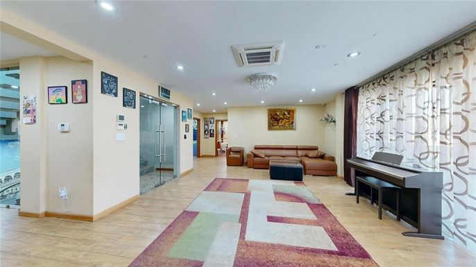Elevator, Interior, Piano, Recessed Lighting, Wood Texture Flooring