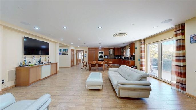 Dining room, Interior, Kitchen, Living room, Recessed Lighting, Stainless Steel Appliances, Wood Texture Flooring