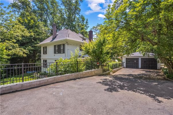 Detached Garage, Exterior